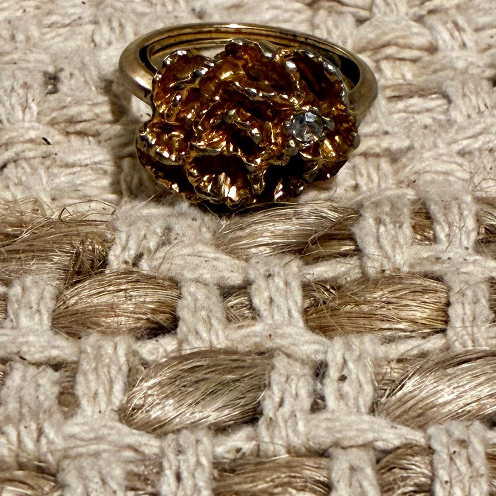 70’s Vintage Avon Gold-Tone Floral Carnation Ring